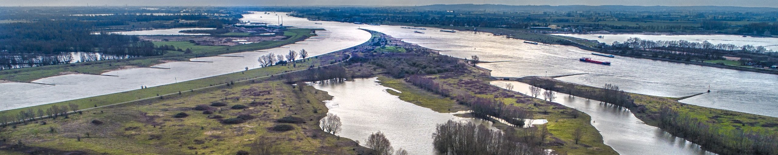 Pannerdensche Kop, splitsing Rijn en Waal.
