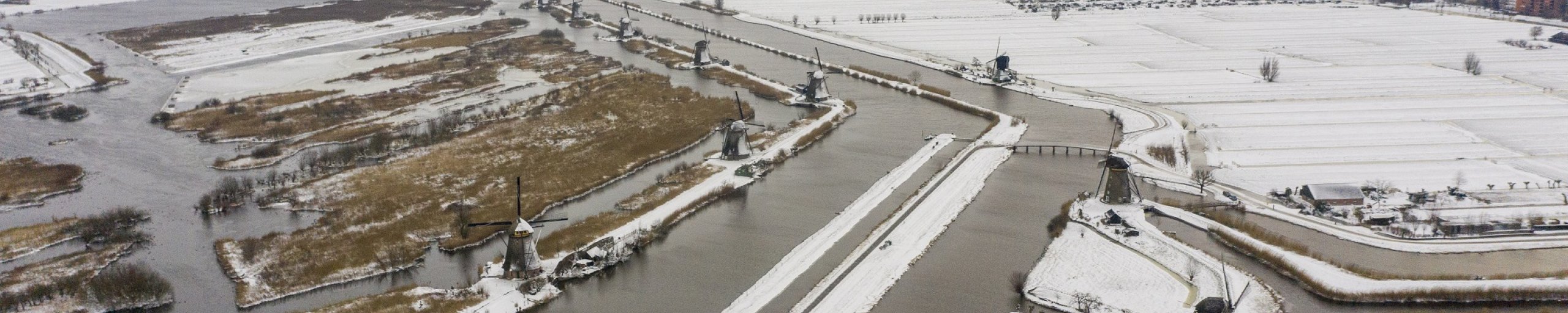 Molens Kinderdijk sneeuw ijs