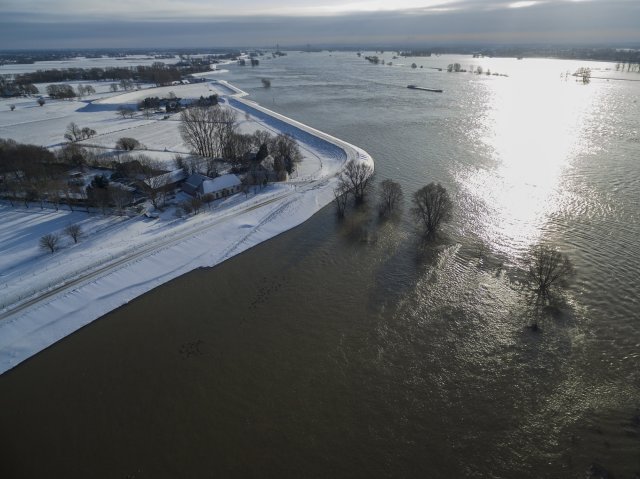 Dodewaard sneeuw en ijs